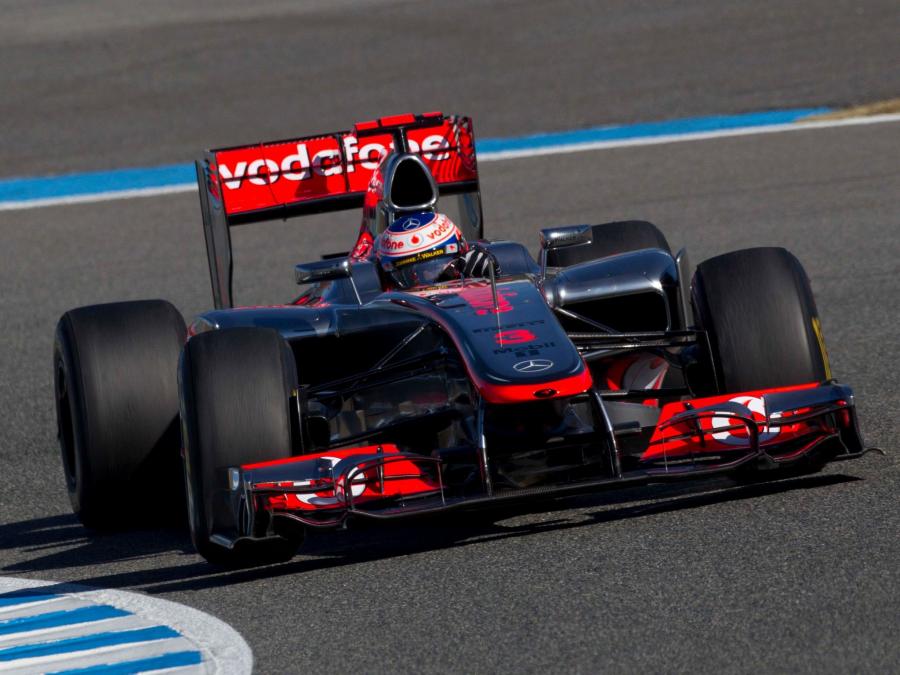  McLaren Mercedes-Benz MP4-27 2012 года  (фото 12 из 14)